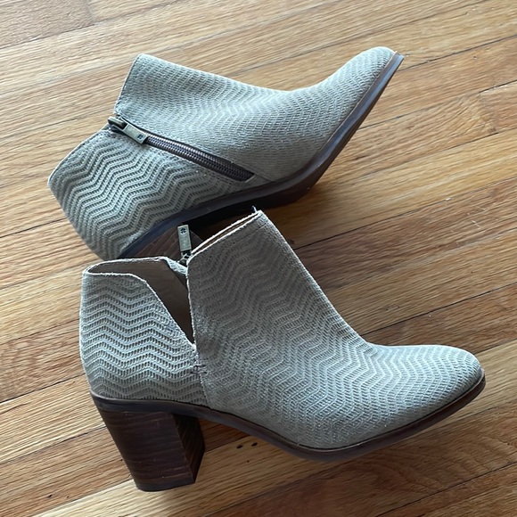 Lucky Brand Pickla Booties Shoes Heel Beige - Picture 2 of 5